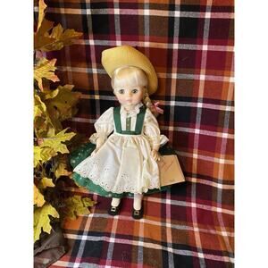 Pretty Vintage Madame Alexander 12” Doll #1580 Heidi Box Bottom & tag 1980s